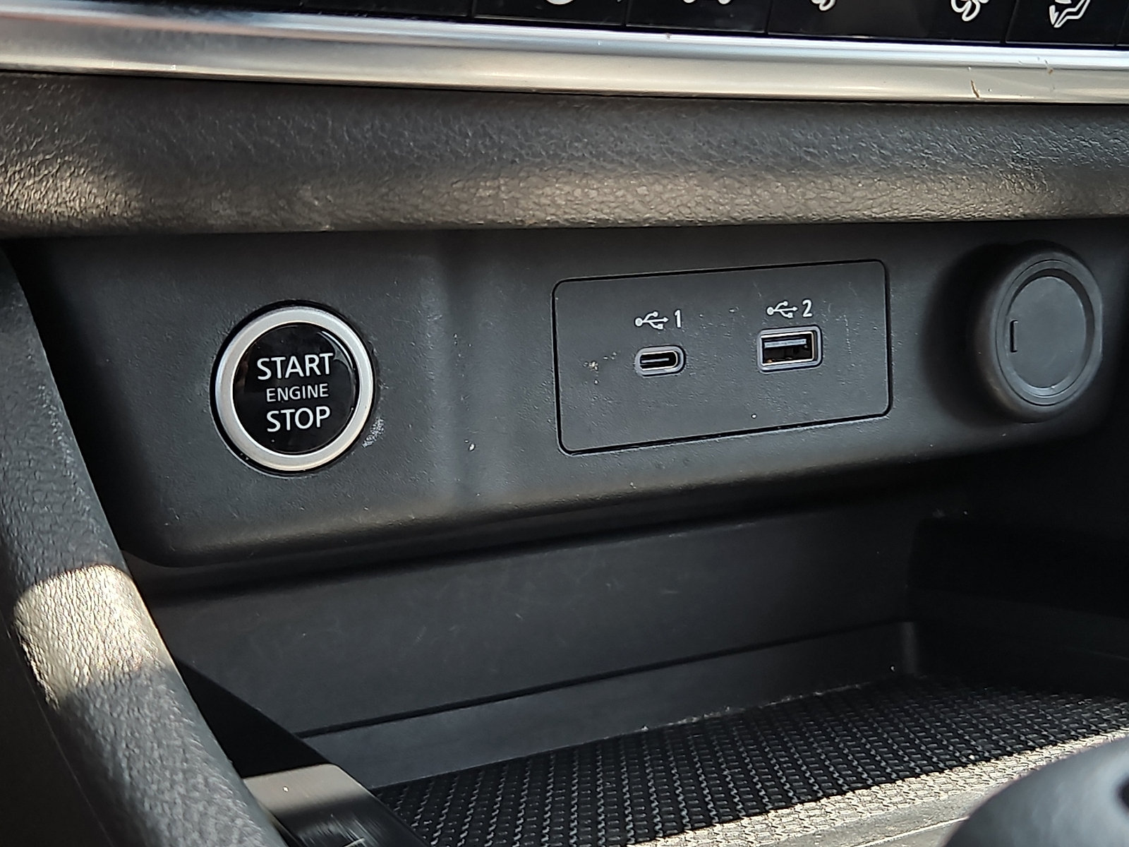 Certified 2023 Nissan Rogue SV w/ SV Premium B Package AWD/4WD image 22