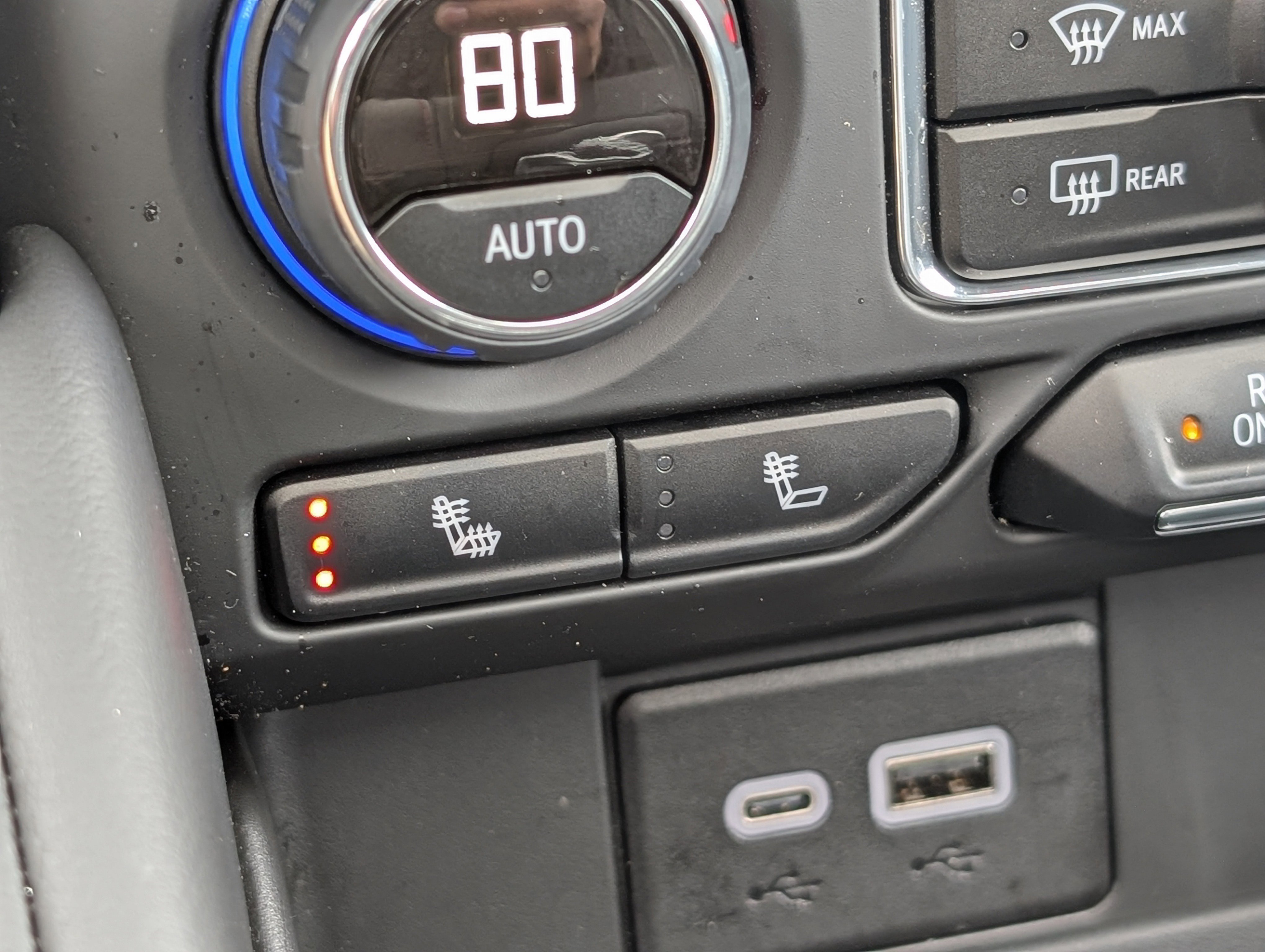 Used 2024 Chevrolet Suburban RST w/ Sport Performance Package image 36