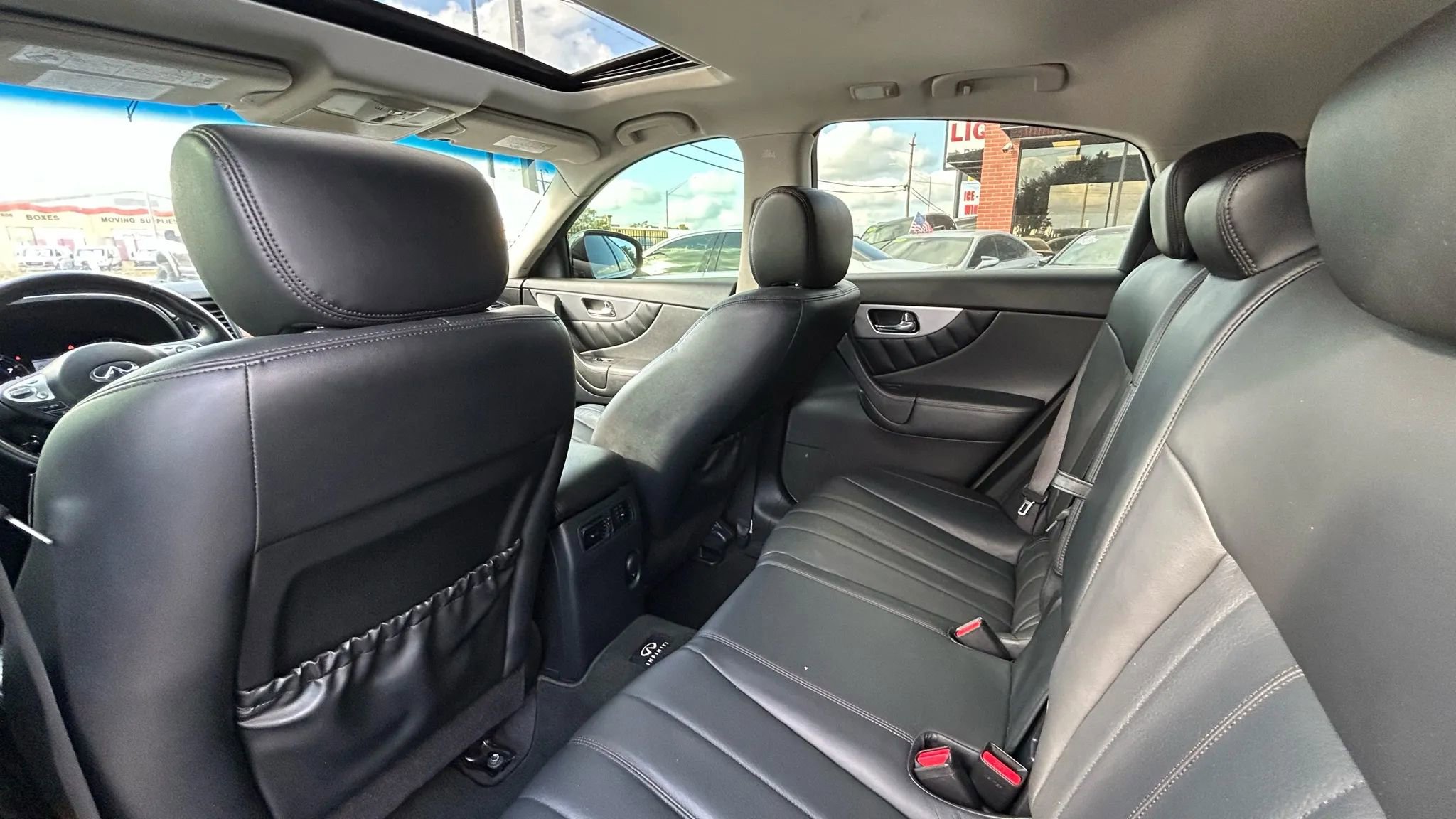 Used 2012 INFINITI FX35 2WD w/ Premium Pkg image 12