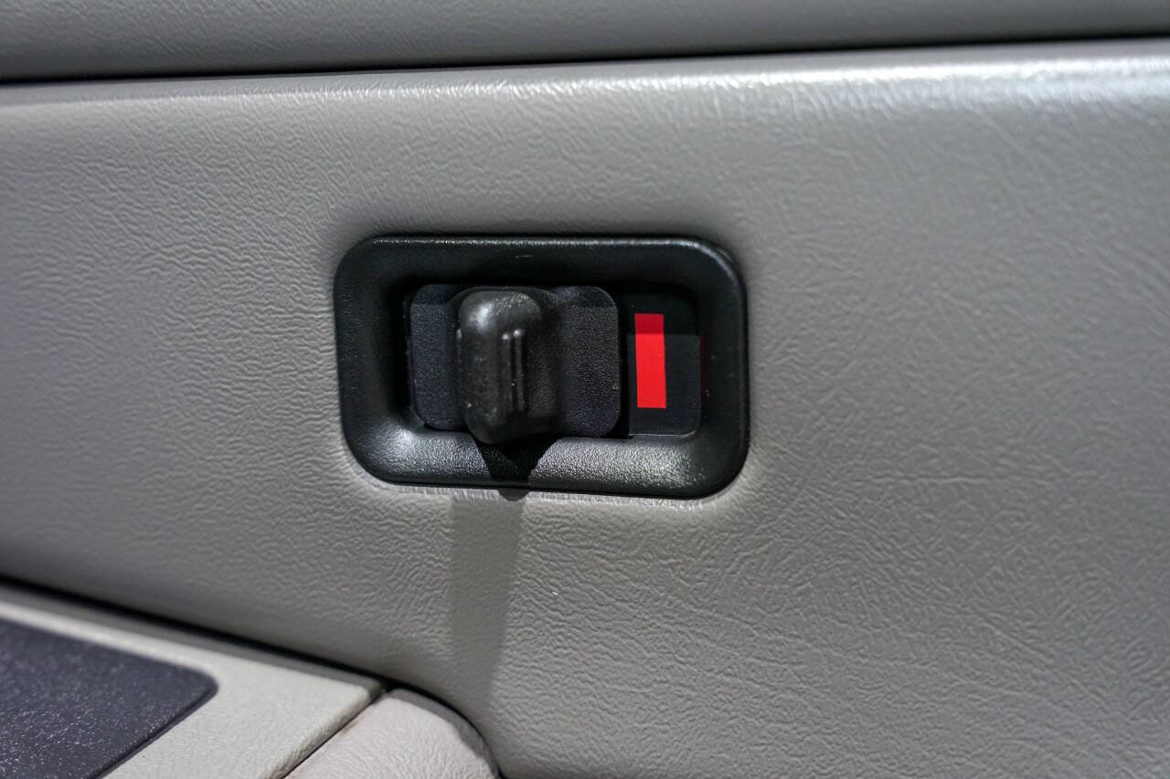 Used 2004 Chevrolet Tahoe LS AWD/4WD image 40