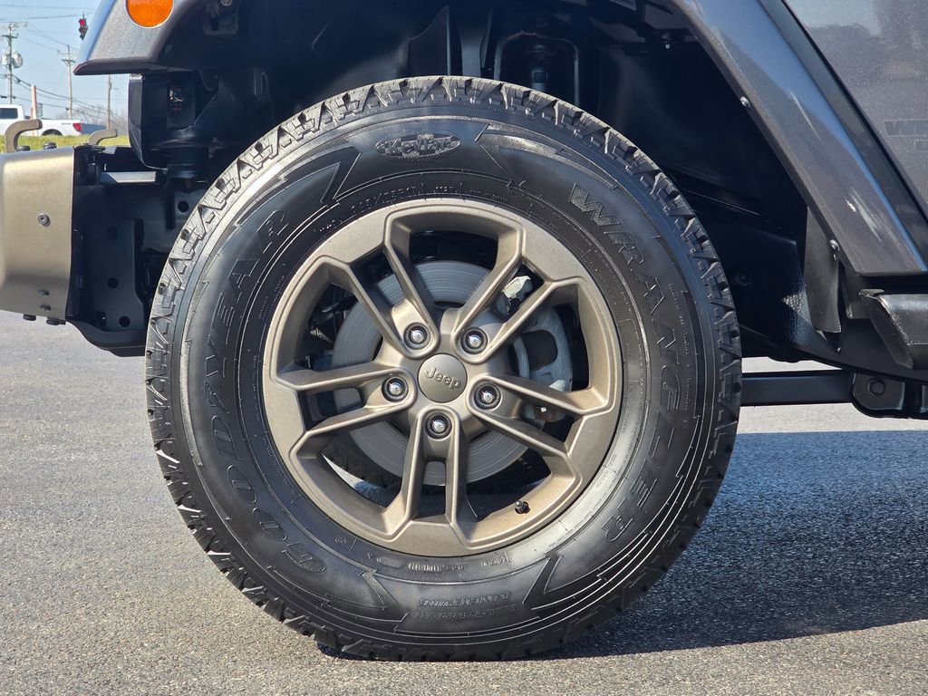 Used 2017 Jeep Wrangler Unlimited Sahara image 9