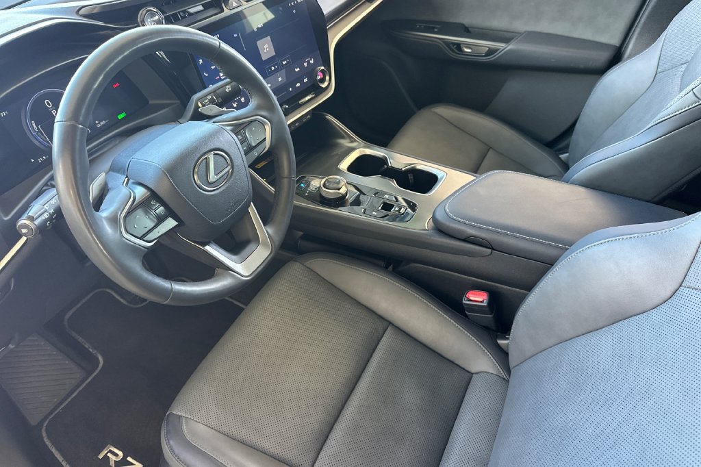 Used 2023 Lexus RZ 450e Premium w/ Technology Package AWD/4WD image 10