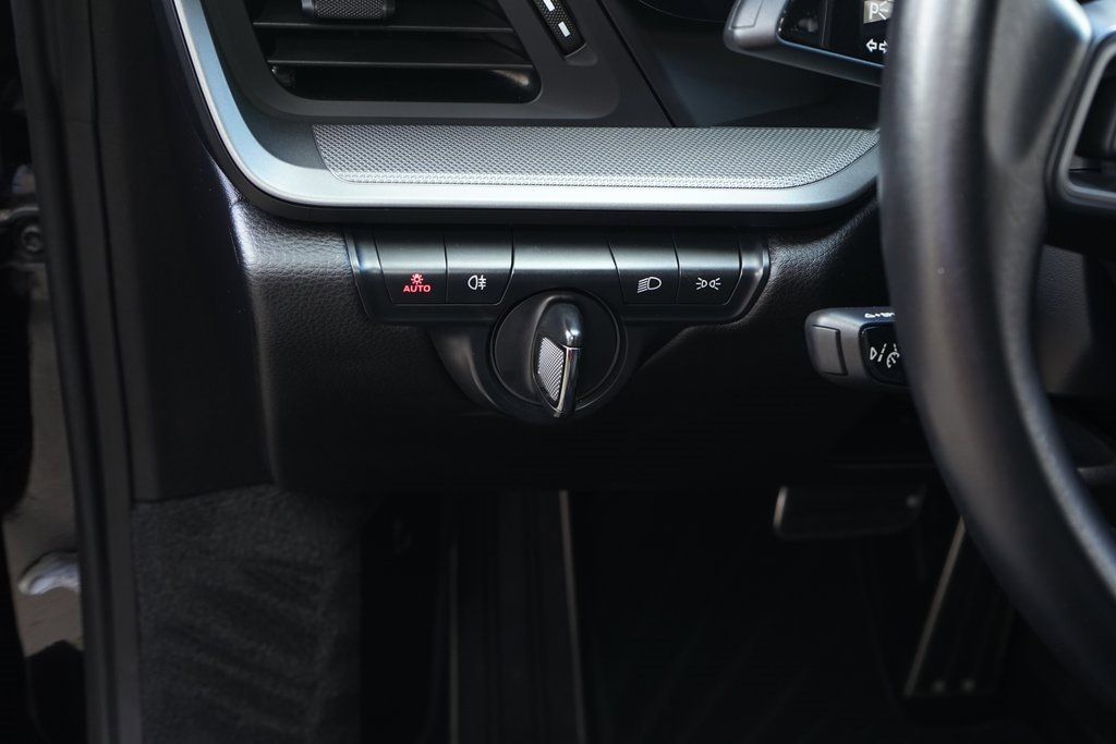 Used 2022 Porsche 911 Carrera image 25