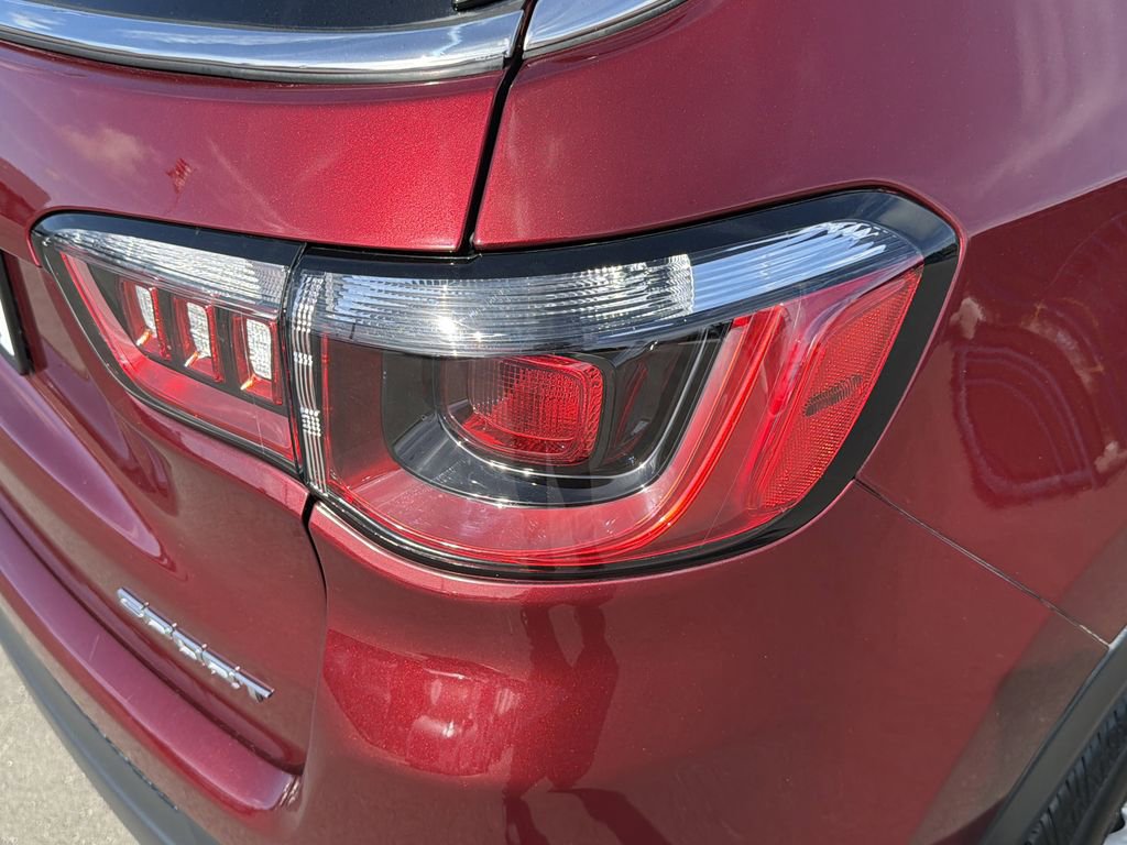 Used 2021 Jeep Compass Sport image 9