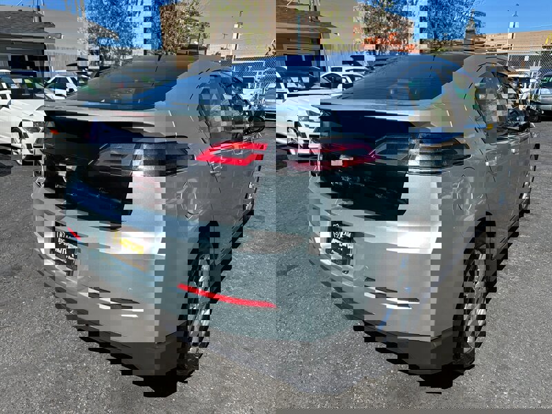 Used 2012 Chevrolet Volt Premium w/ Premium Trim Package FWD image 5