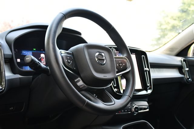 Certified 2026 Volvo XC40 B5 Plus AWD/4WD image 11