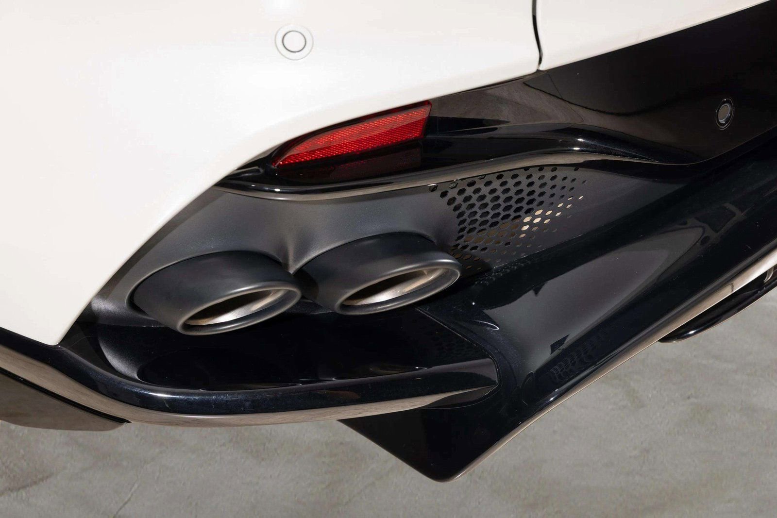 Used 2025 Aston Martin DBX 707 image 39