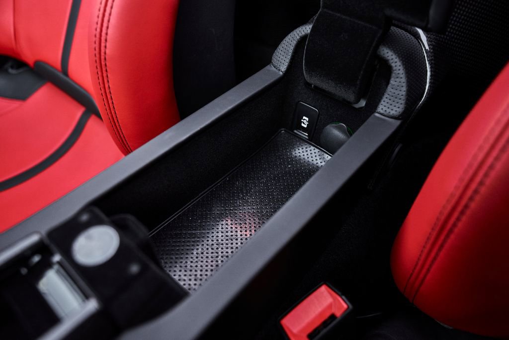 Used 2024 Ferrari SF90 Spider image 65