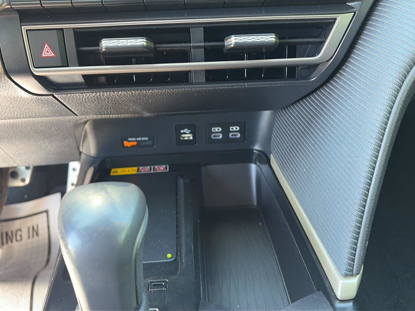 Used 2025 Toyota Camry SE FWD image 15