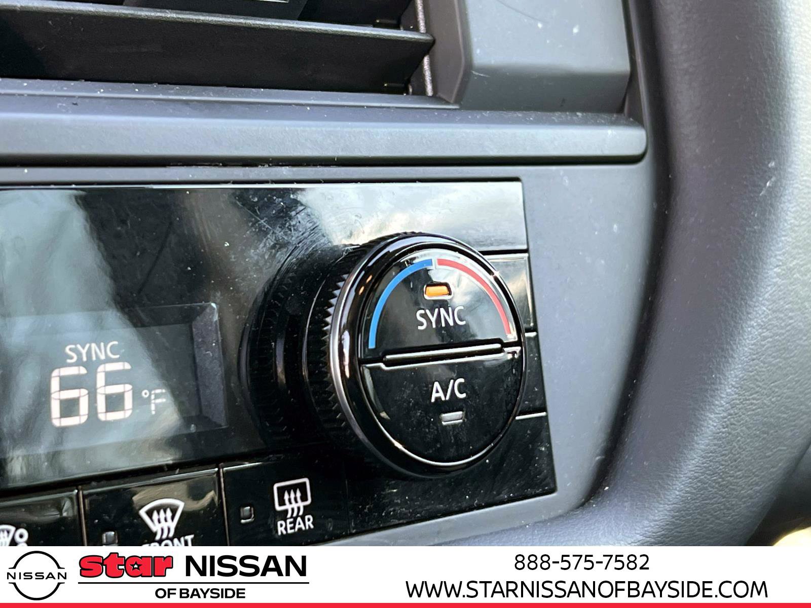 Used 2024 Nissan Pathfinder S image 27