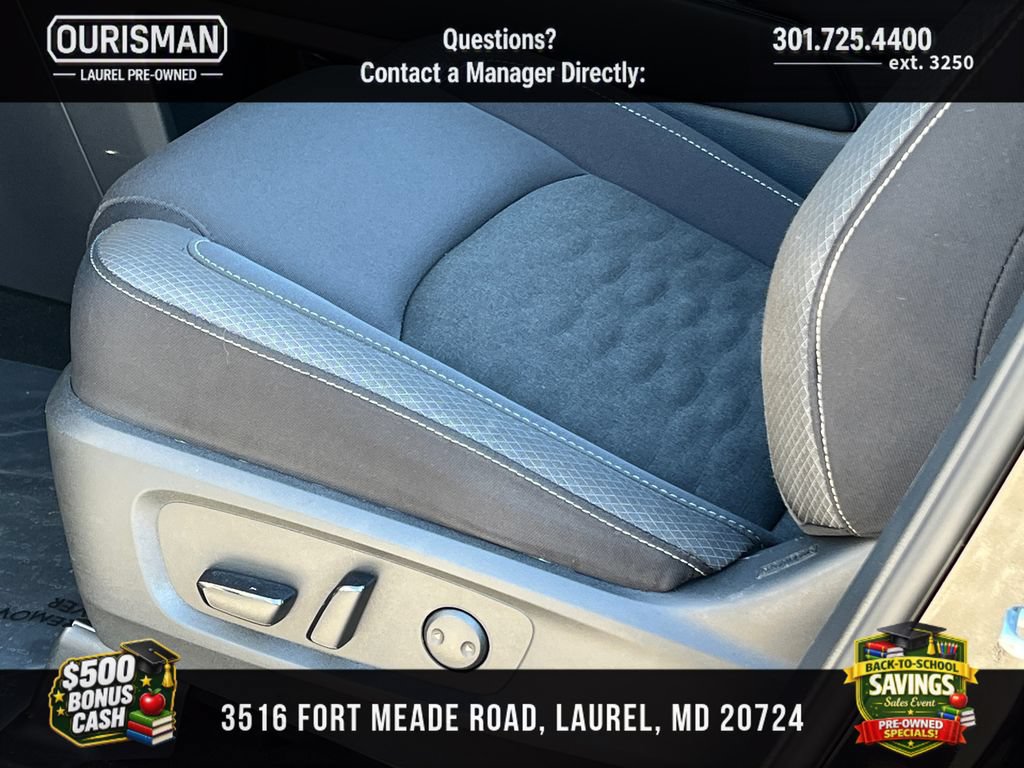 Used 2025 Nissan Pathfinder SV FWD image 5