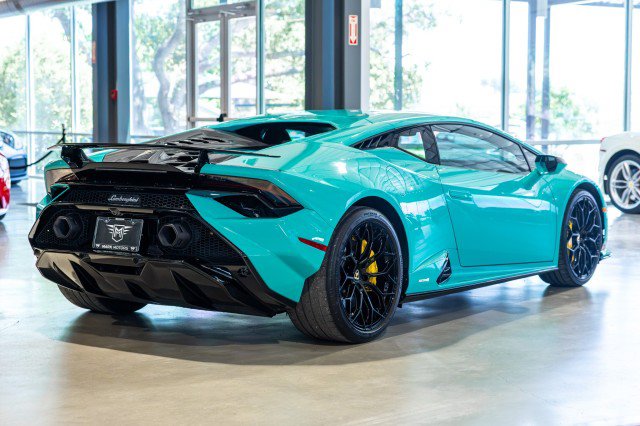 Used 2023 Lamborghini Huracan Tecnica RWD image 6