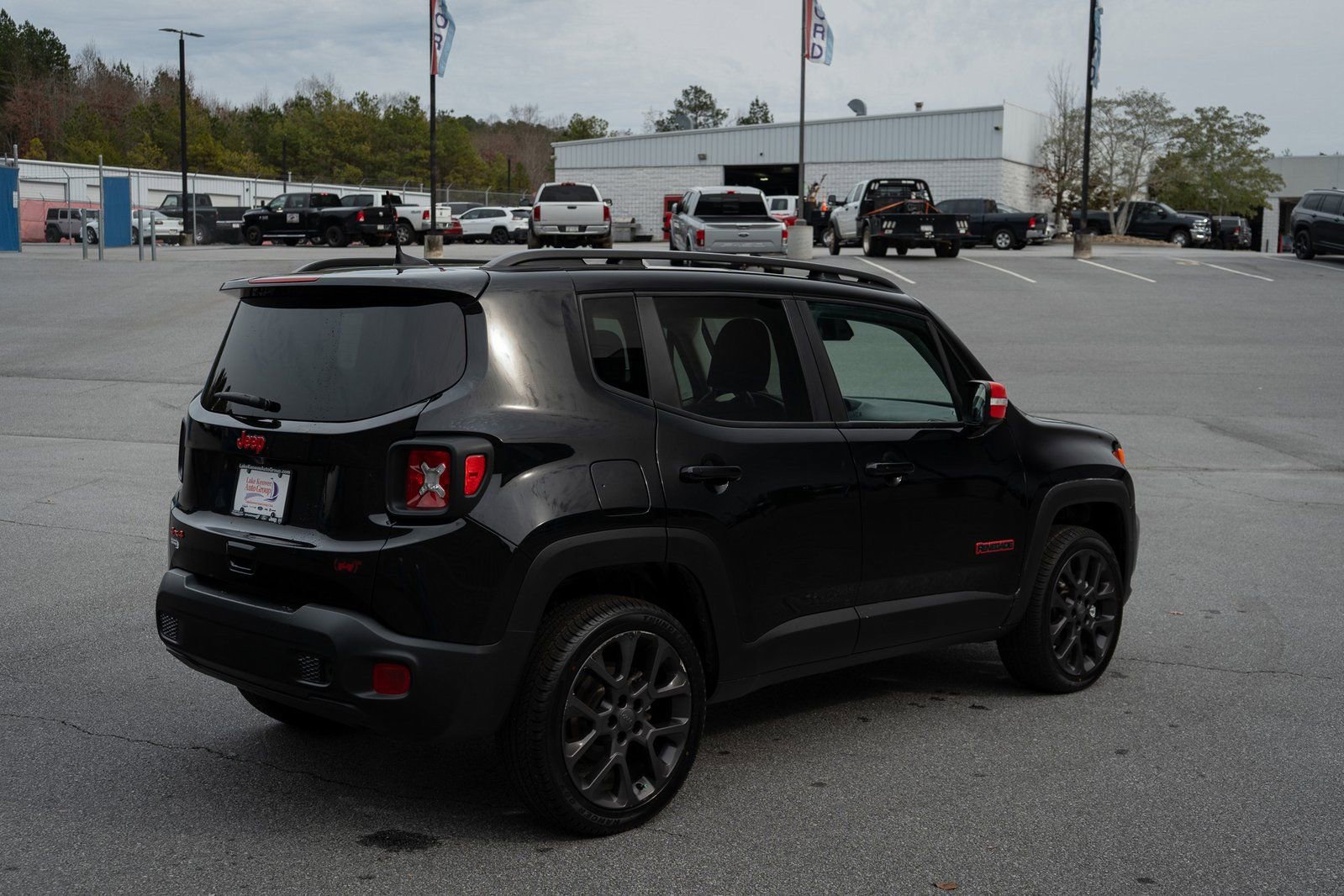 Used 2023 Jeep Renegade Latitude w/ Sun/Sound Group image 10