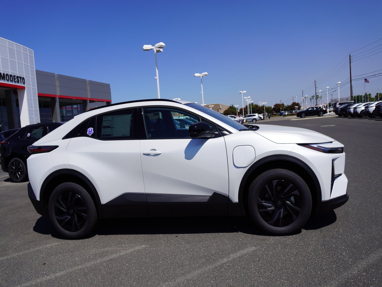 New 2026 Toyota C-HR AWD/4WD image 4