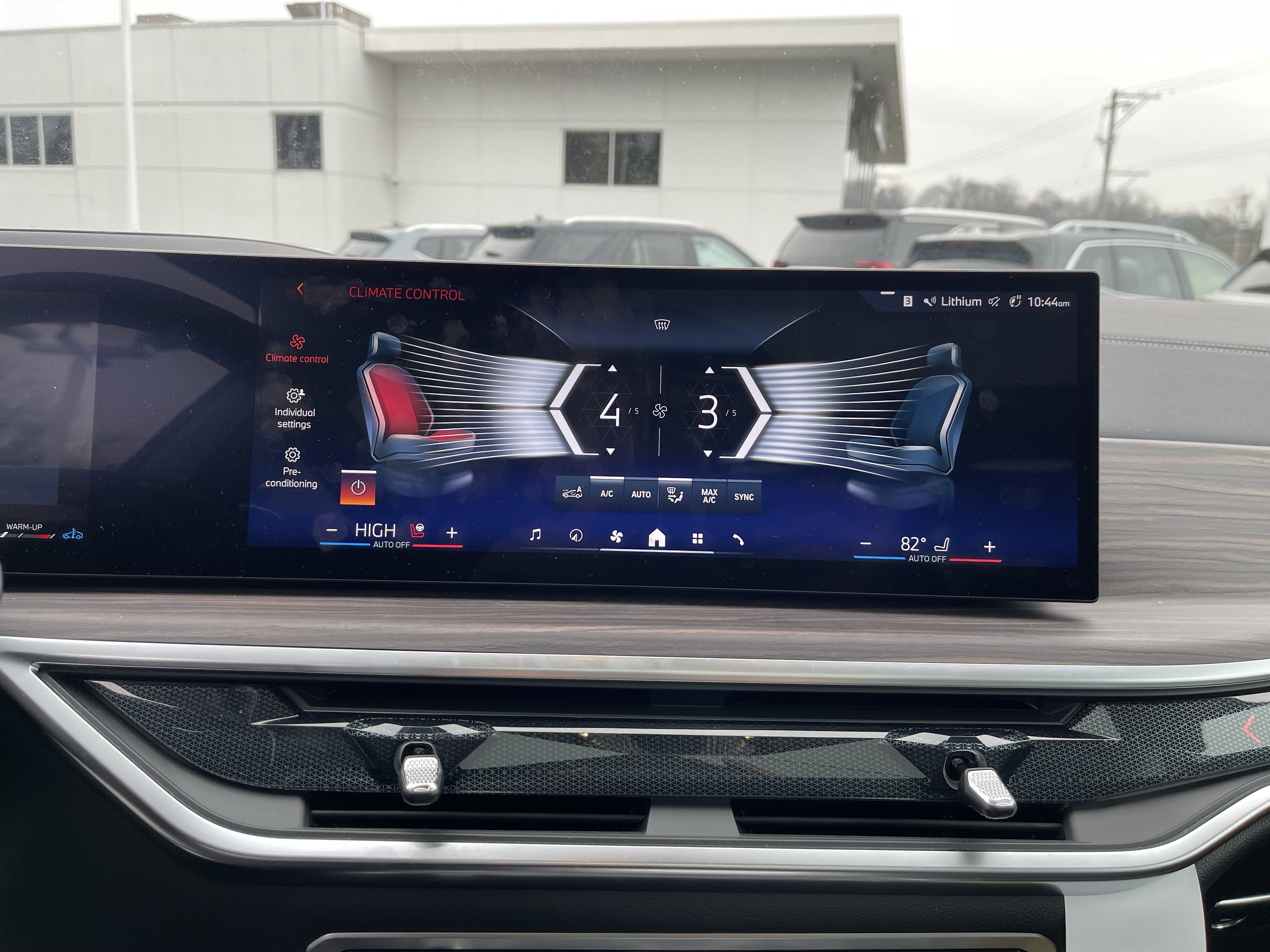 Used 2026 BMW X7 xDrive40i w/ Executive Package image 13