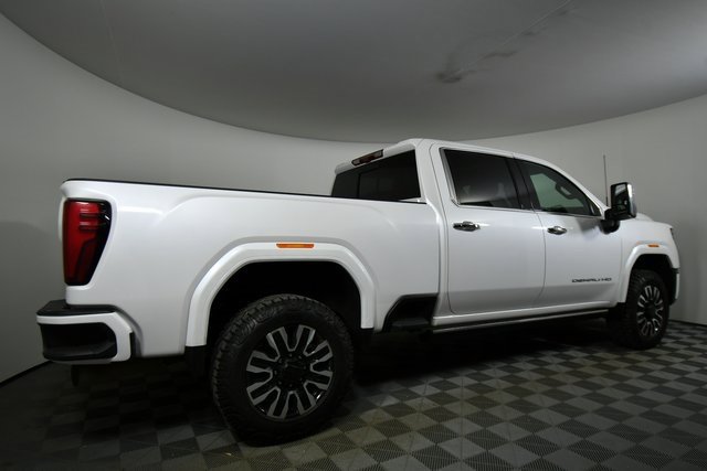Used 2024 GMC Sierra 3500 Denali Ultimate image 10