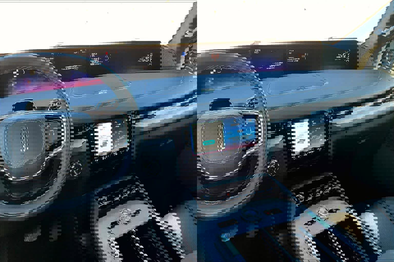 New 2025 Lincoln Navigator L Reserve w/ Jet Appearance Package image 6