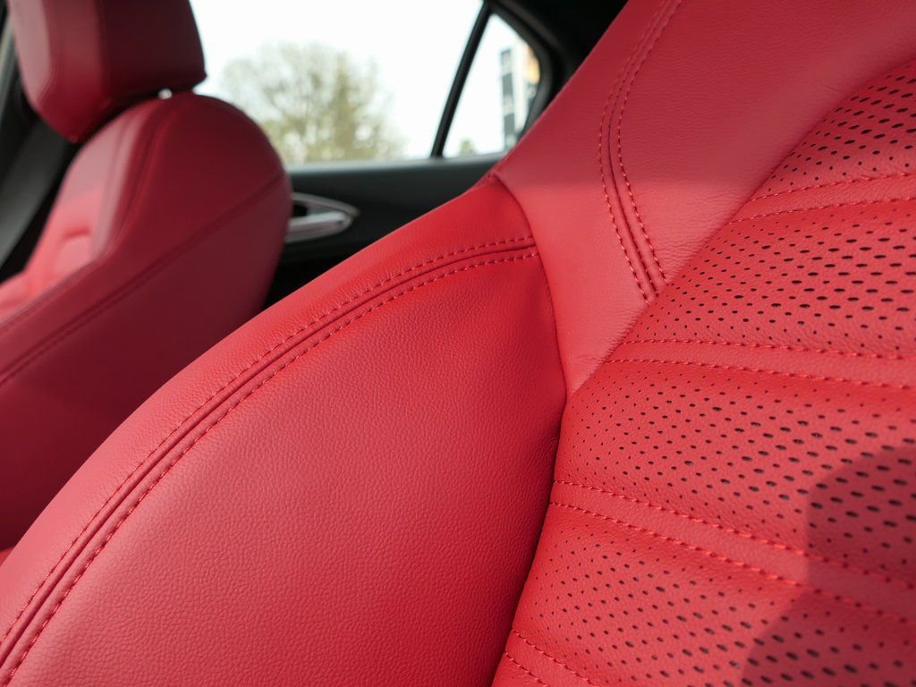 New 2025 Alfa Romeo Giulia AWD image 13