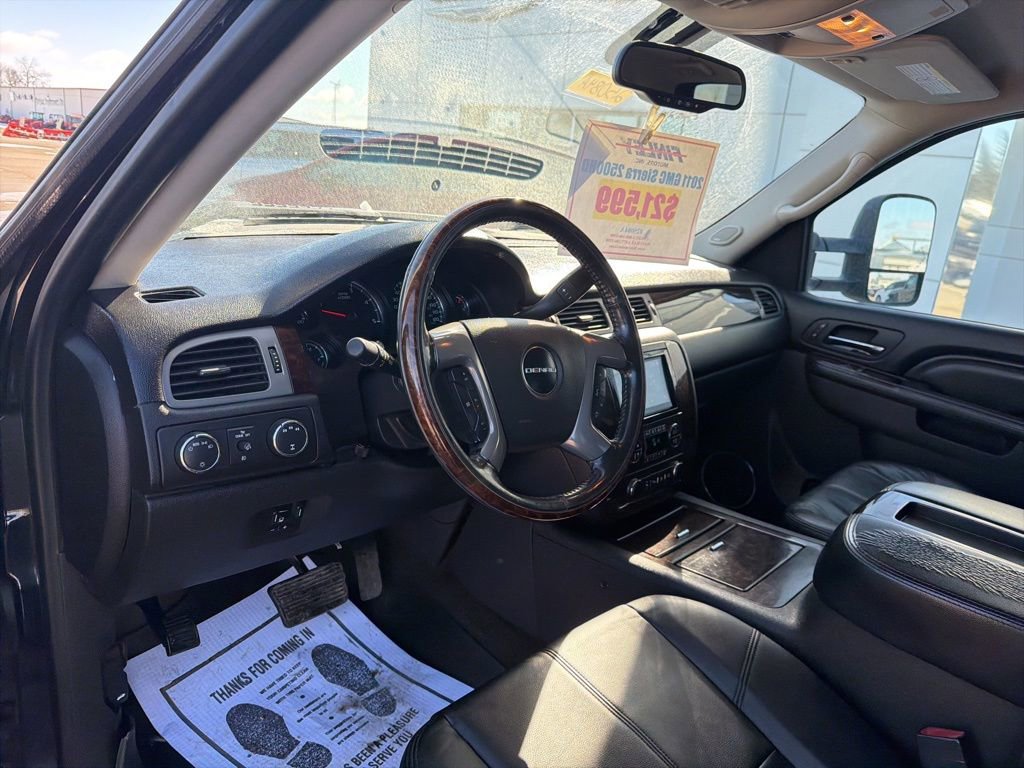 Used 2011 GMC Sierra 2500 Denali w/ Suspension Package, Off-Road image 13