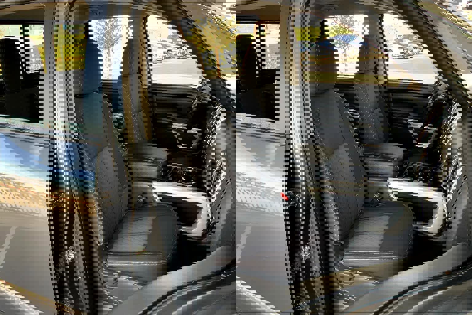 Used 2021 Nissan Titan SV w/ SV Convenience Package image 9