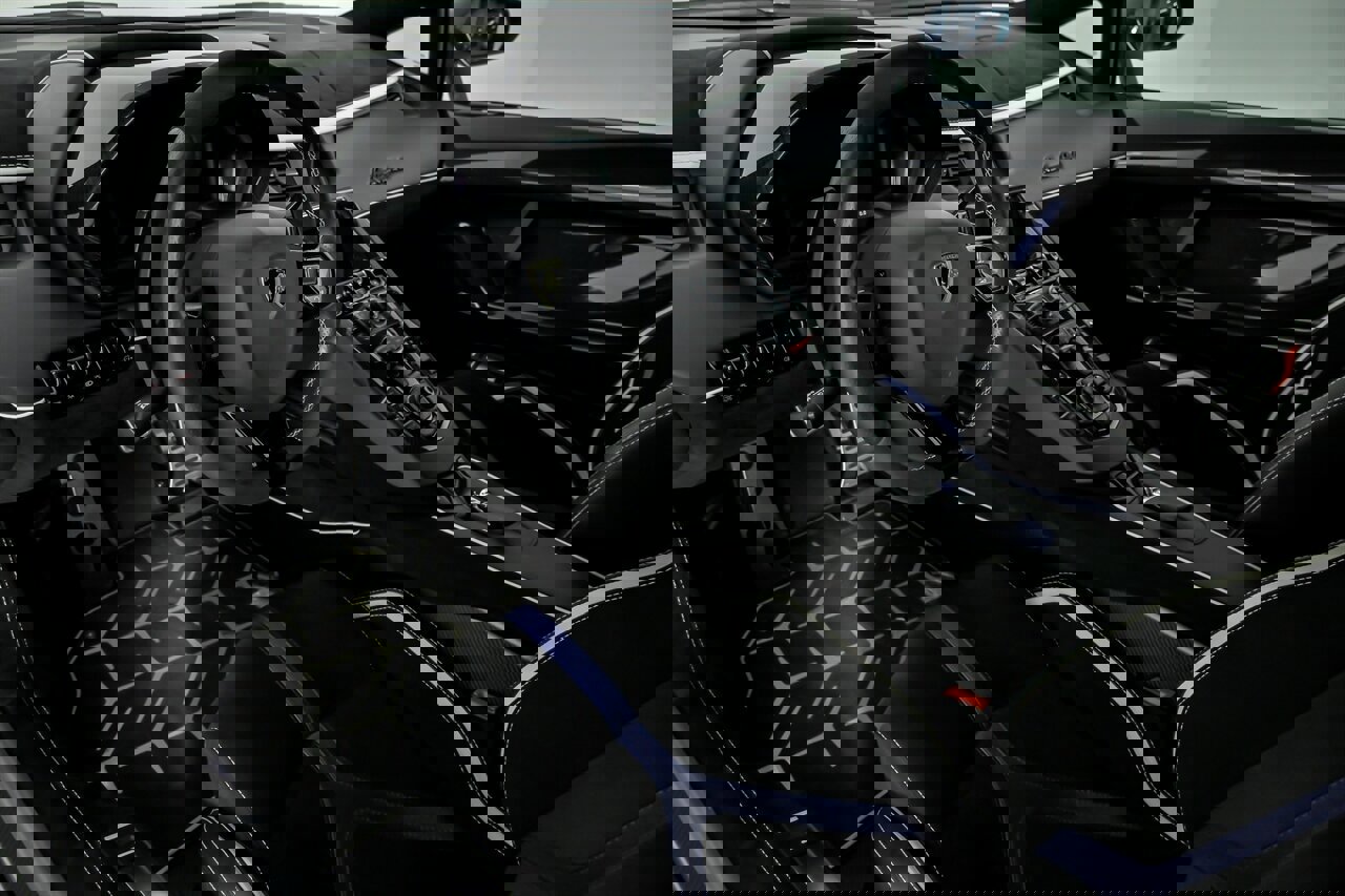 Used 2019 Lamborghini Aventador SVJ image 28