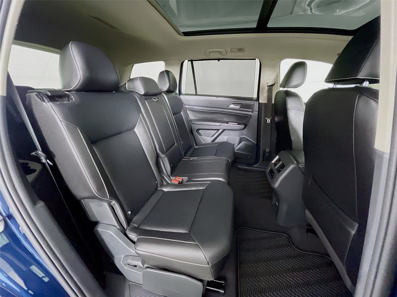 Used 2021 Volkswagen Atlas SEL image 32