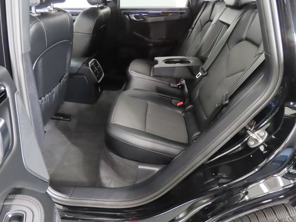 Certified 2026 Porsche Macan AWD/4WD image 43