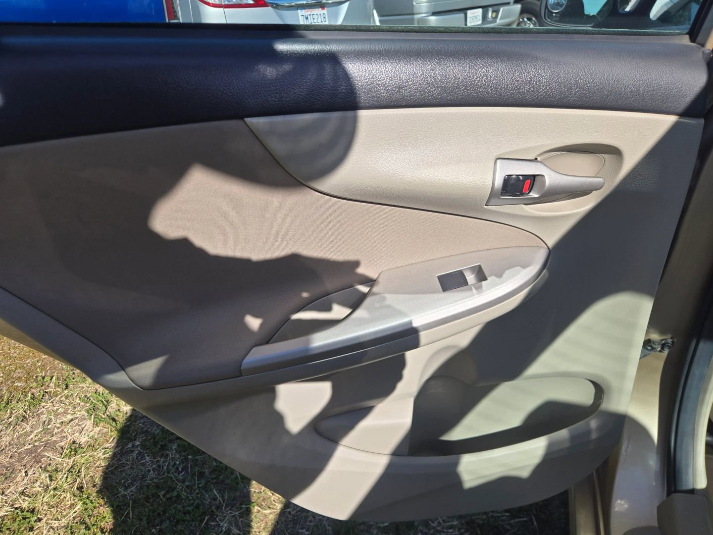 Used 2013 Toyota Corolla LE w/ Premium Pkg FWD image 12