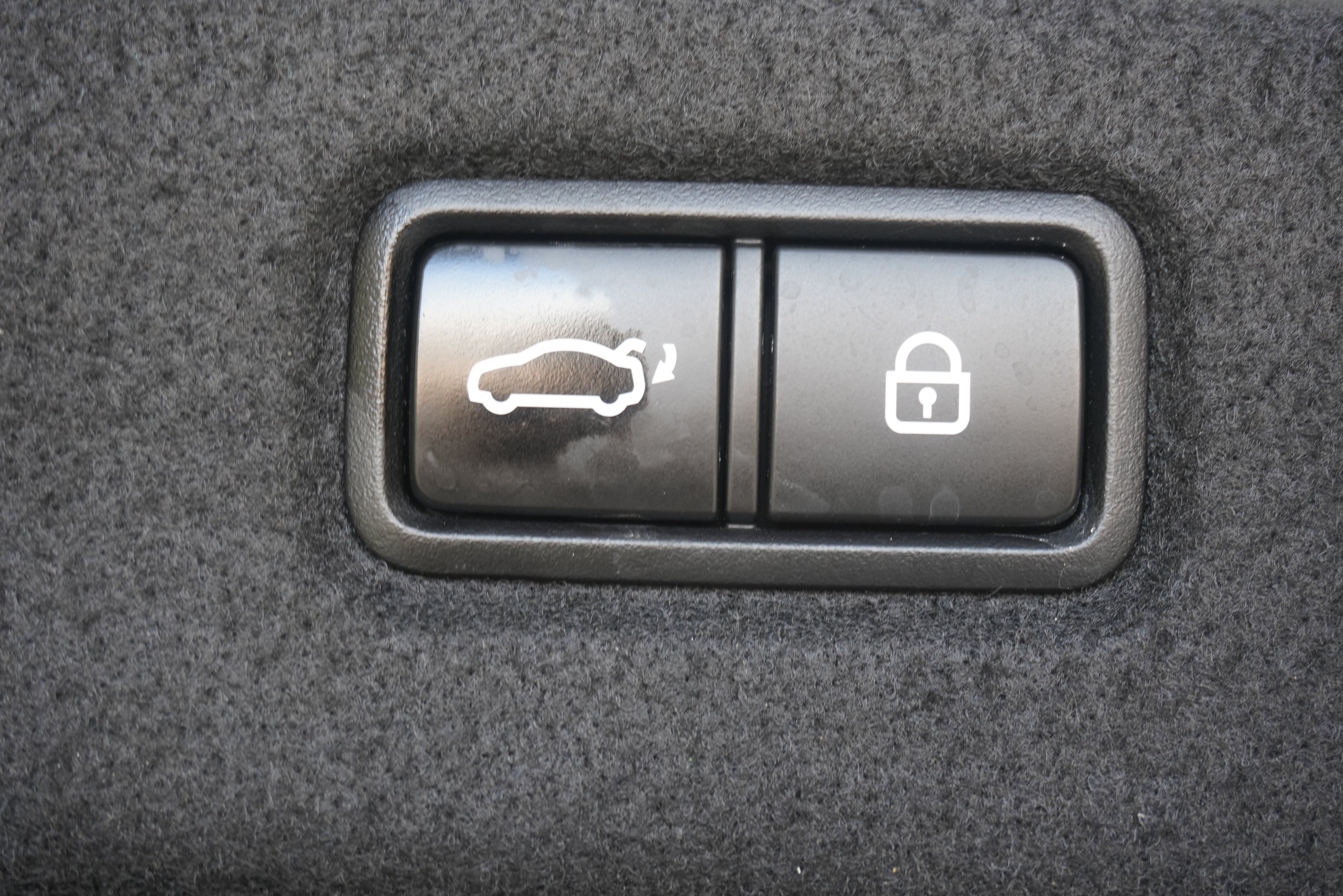 Used 2021 Genesis G90 5.0 Ultimate RWD image 35