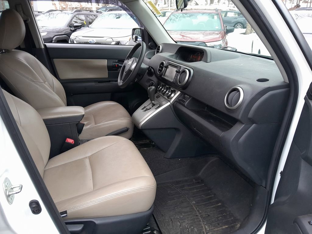 Used 2015 Scion xB image 38