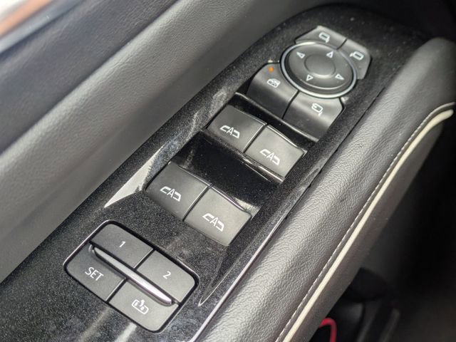 Used 2021 Cadillac Escalade Luxury image 21