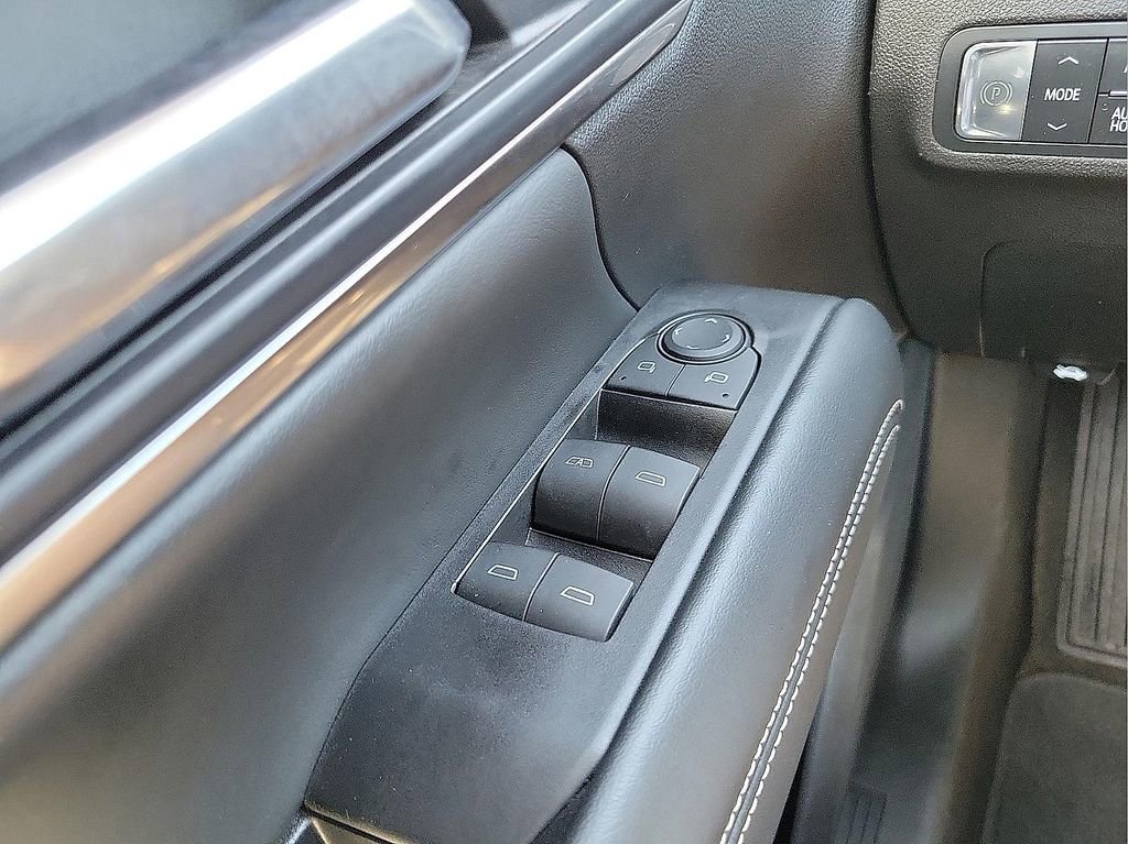 Used 2025 GMC Terrain Elevation w/ Elevation Premium Package image 13