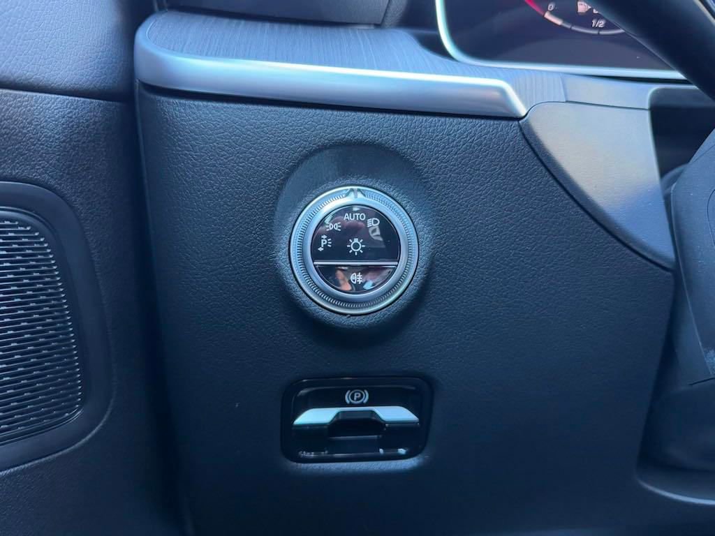 Used 2025 Mercedes-Benz C 300 C 300 image 21