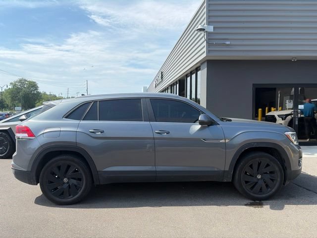 Certified 2024 Volkswagen Atlas Cross Sport SE AWD/4WD image 2