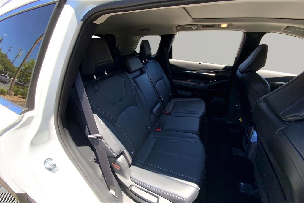 Used 2024 INFINITI QX60 Luxe w/ Cargo Package AWD/4WD image 17