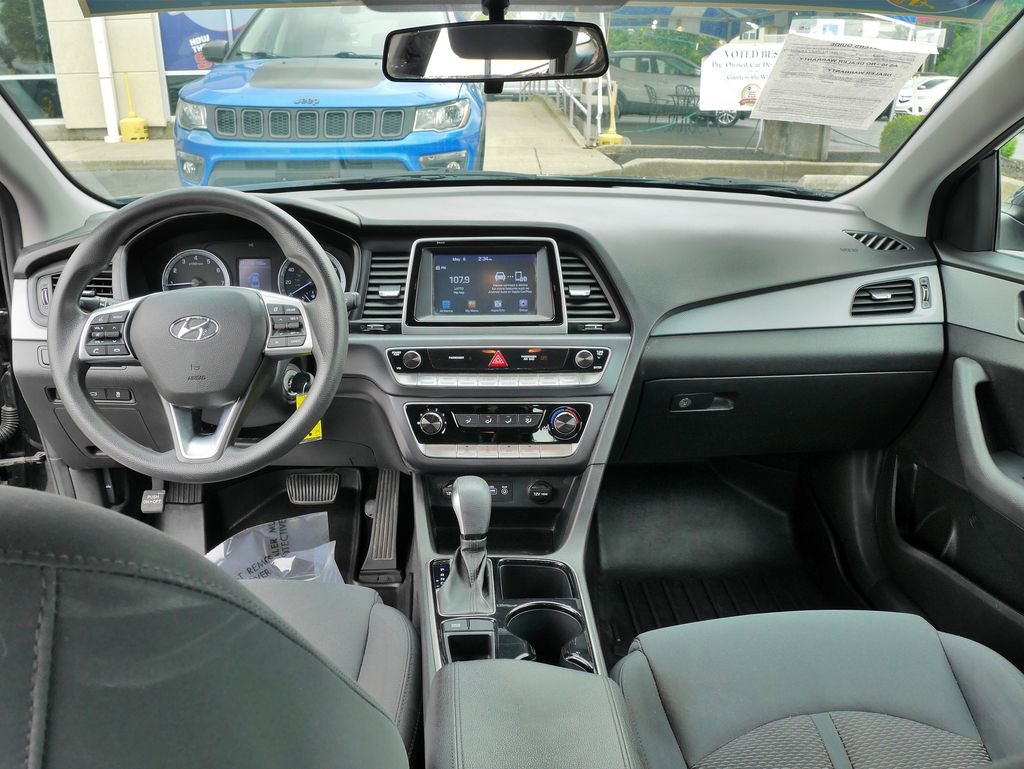 Used 2019 Hyundai Sonata SE w/ Cargo Package FWD image 18
