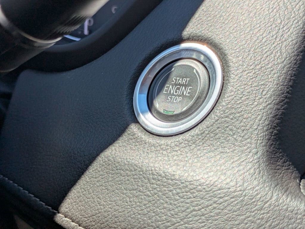 Used 2023 Cadillac XT4 Premium Luxury image 24