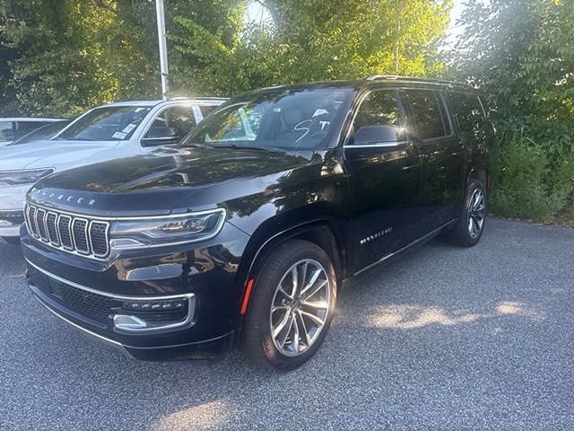 Used 2024 Jeep Wagoneer L Series III w/ Premium Group I AWD/4WD image 15