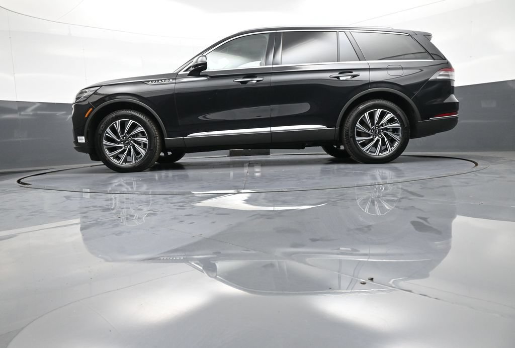 Used 2026 Lincoln Aviator AWD image 37