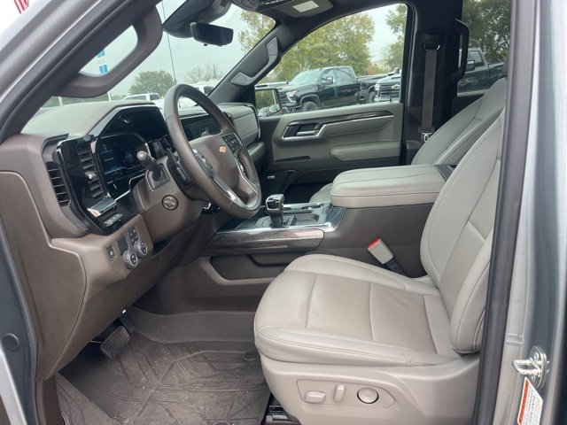 Used 2024 Chevrolet Silverado 1500 LTZ w/ LTZ Premium Package image 20