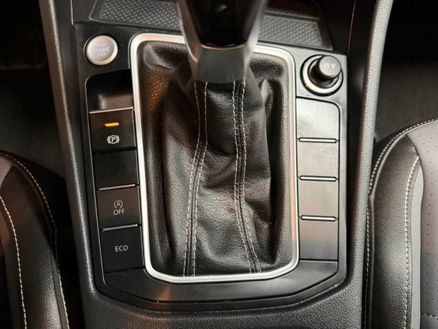 Used 2025 Volkswagen Jetta SE FWD image 38
