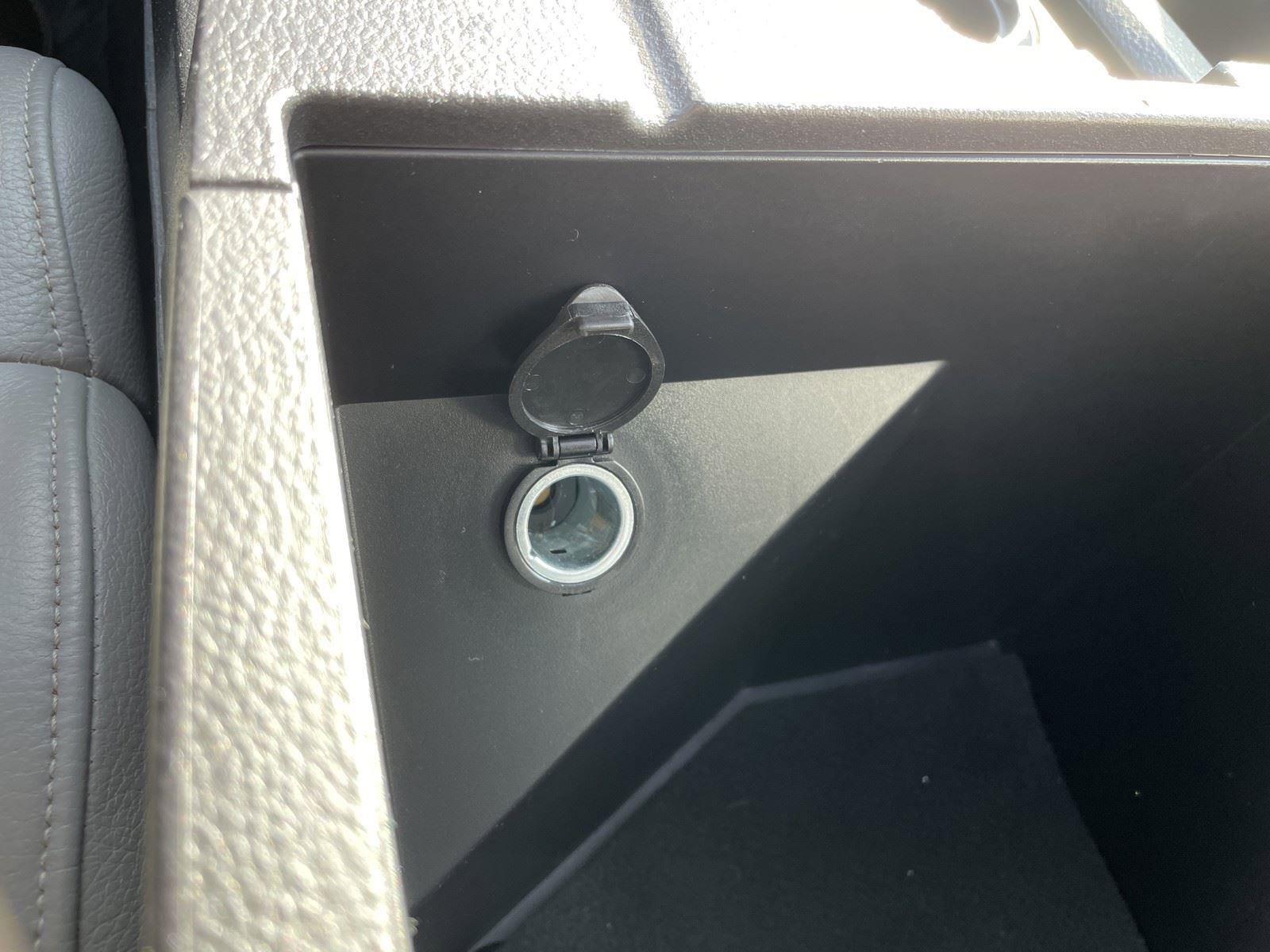 Used 2015 Toyota Tundra Limited image 28