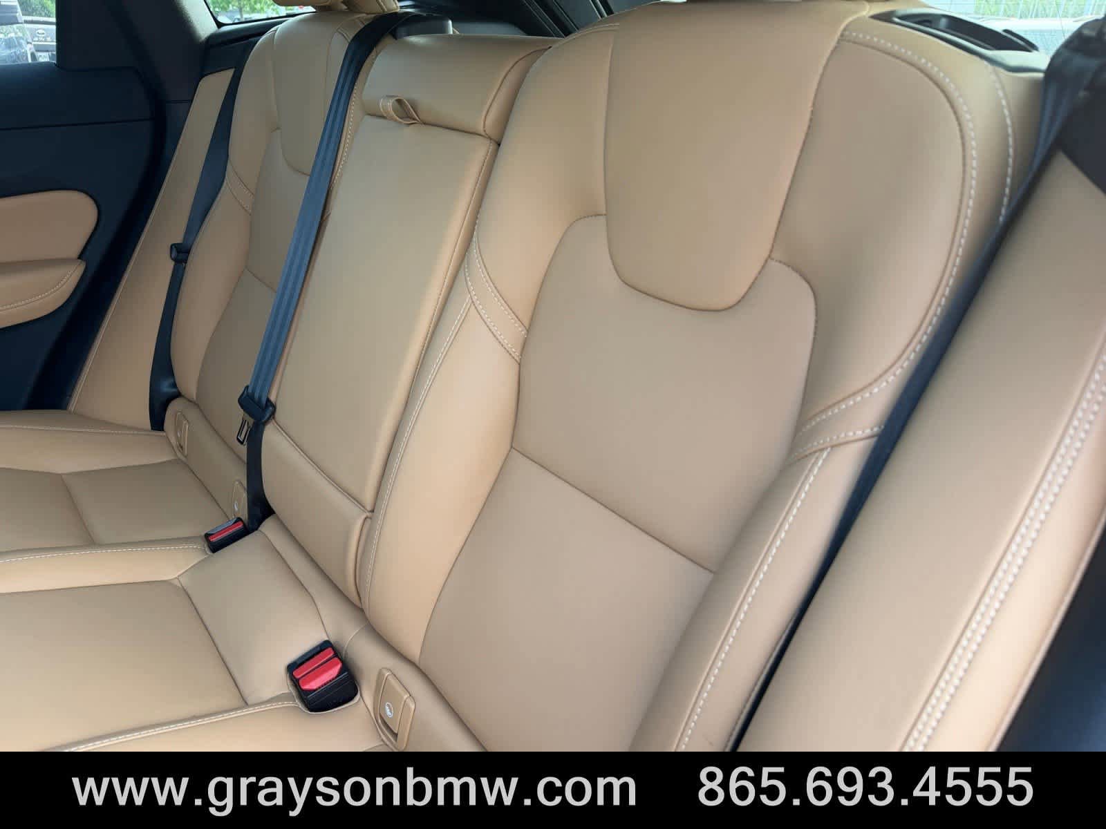 Used 2023 Volvo XC60 B5 Ultimate w/ Protection Package Premier FWD image 14