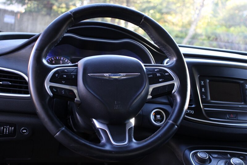 Used 2015 Chrysler 200 Limited w/ Convenience Group FWD image 17