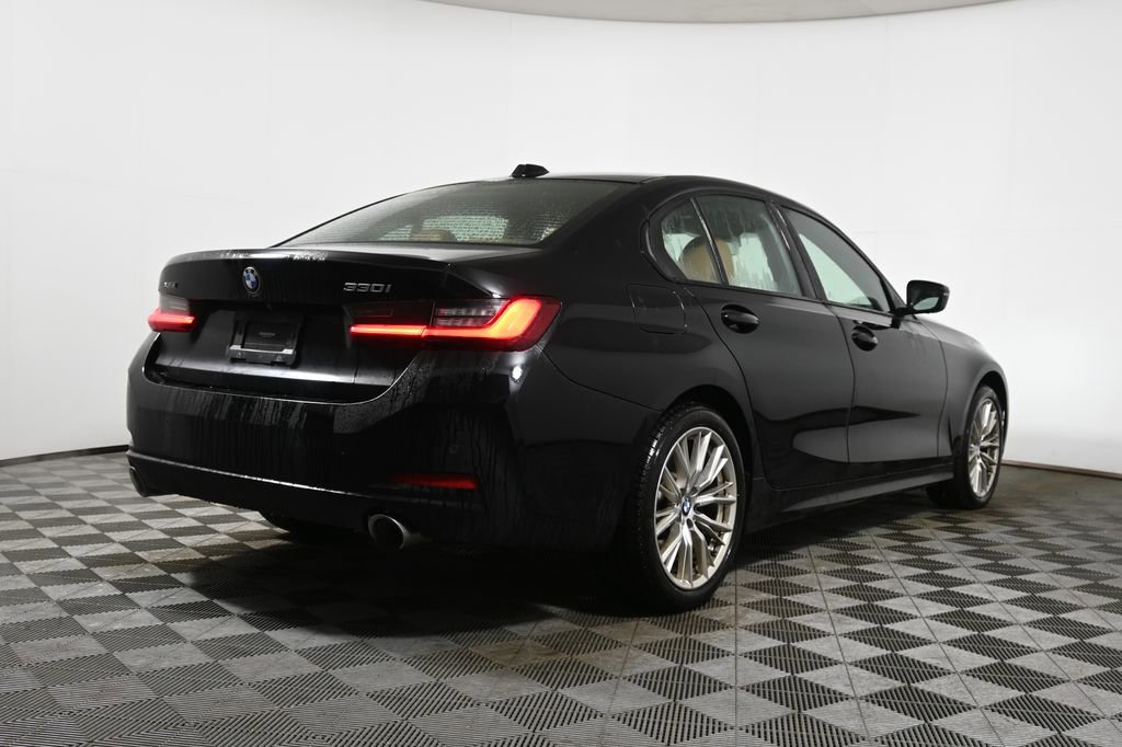 Used 2023 BMW 330i xDrive Sedan w/ Premium Package image 6