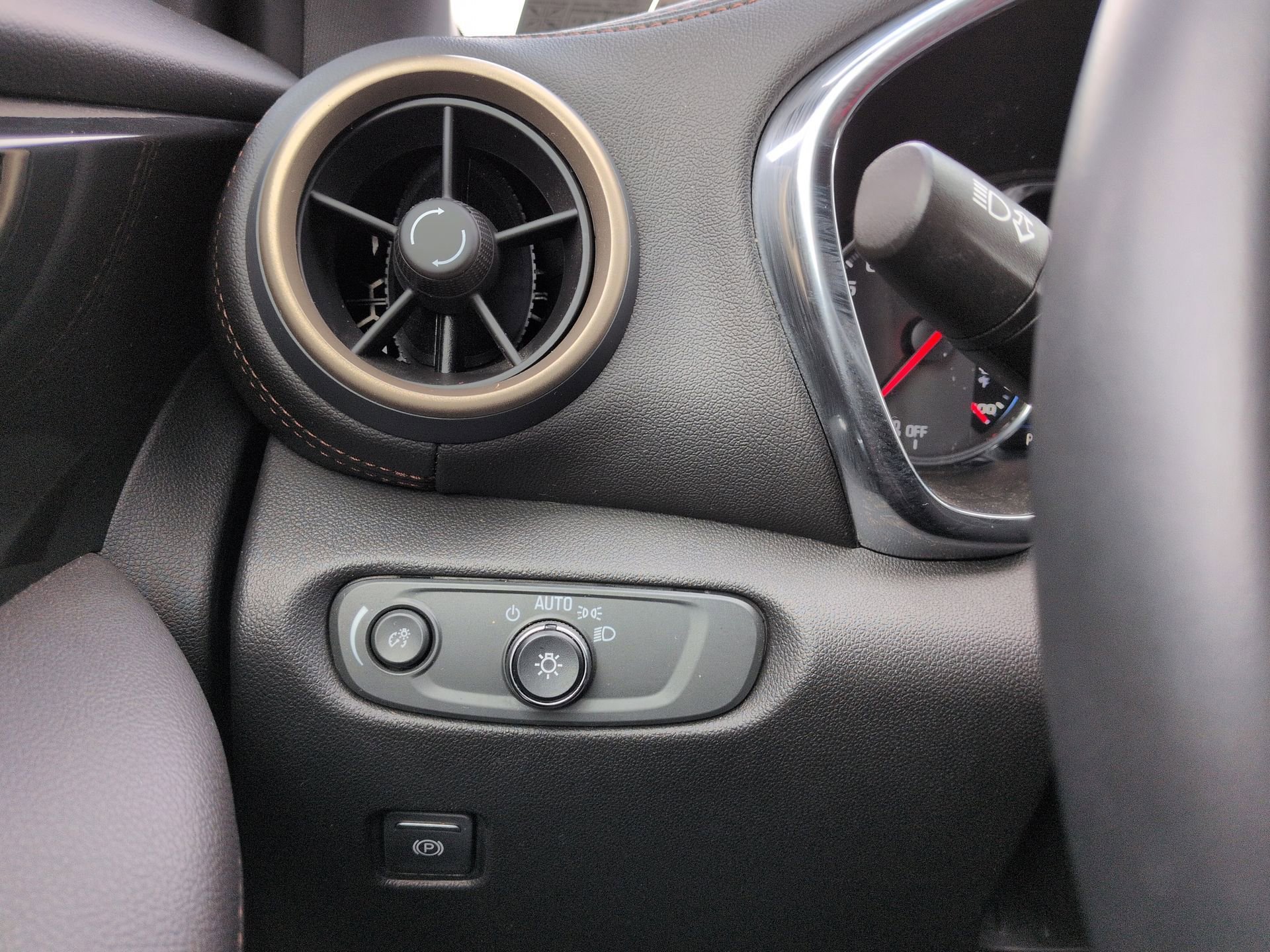 Certified 2023 Chevrolet Blazer Premier image 18