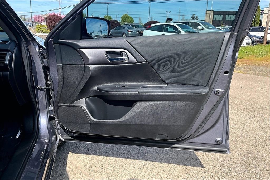 Used 2015 Honda Accord LX image 23
