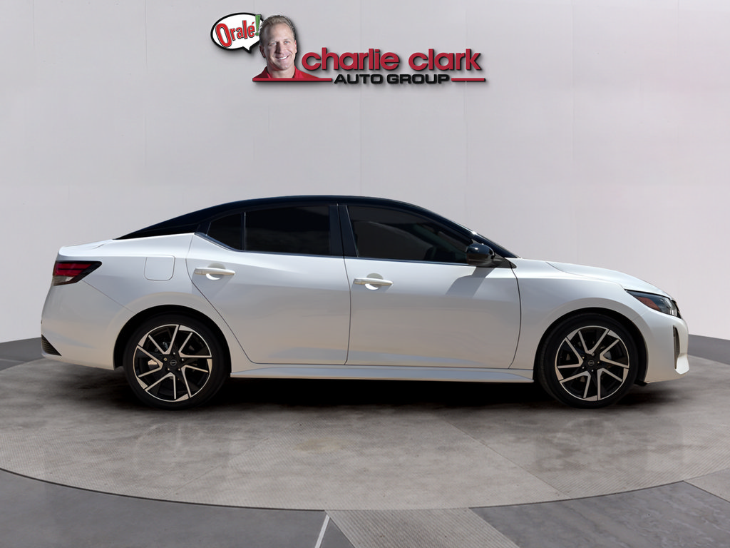 Used 2025 Nissan Sentra SR FWD image 6