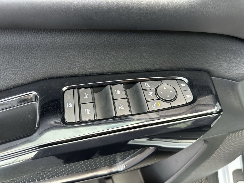 New 2026 Nissan Pathfinder Platinum image 13