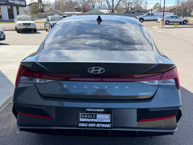 Used 2025 Hyundai Elantra Limited image 7